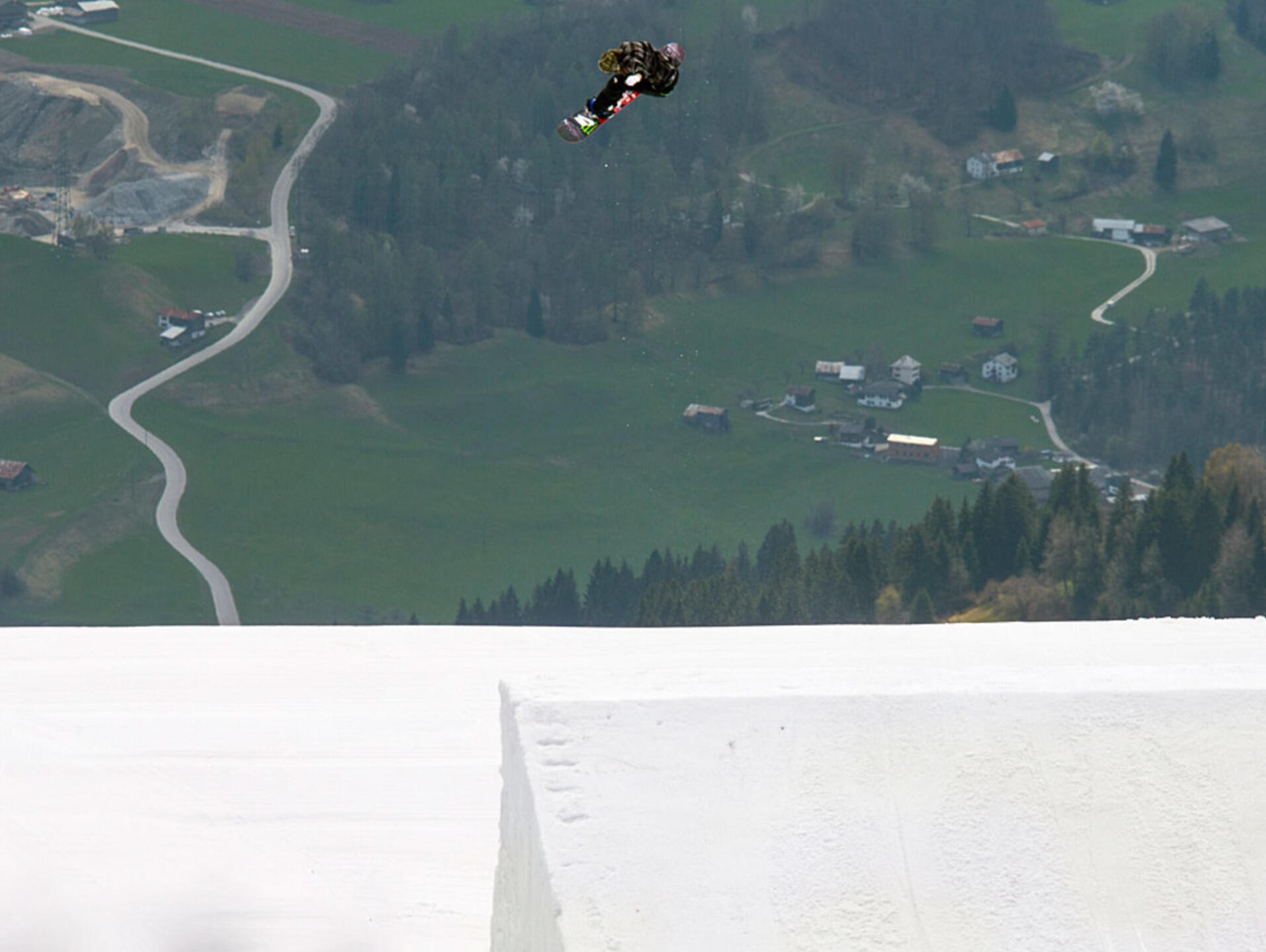 SHRED. Rider Kevin Backstrom